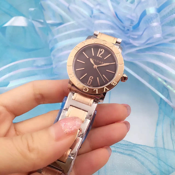 ブルガリ時計正面デザイン